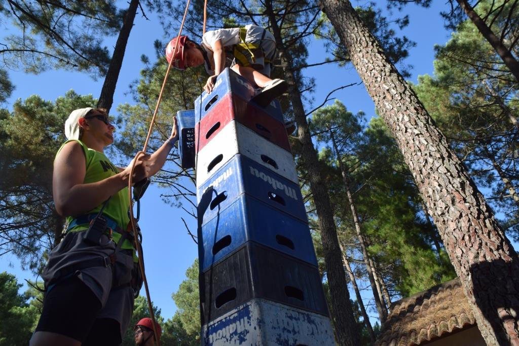 Box-climbing escalada en caja Piedralaves Tietar Shango